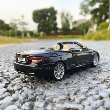 Bburago 1:32 2009 BMW M3 Modeliavimas lydinio automobilio modelio, organinio stiklo apsauga nuo dulkių ekranas bazės pakuočių serija Rinkti dovanas žaislas
