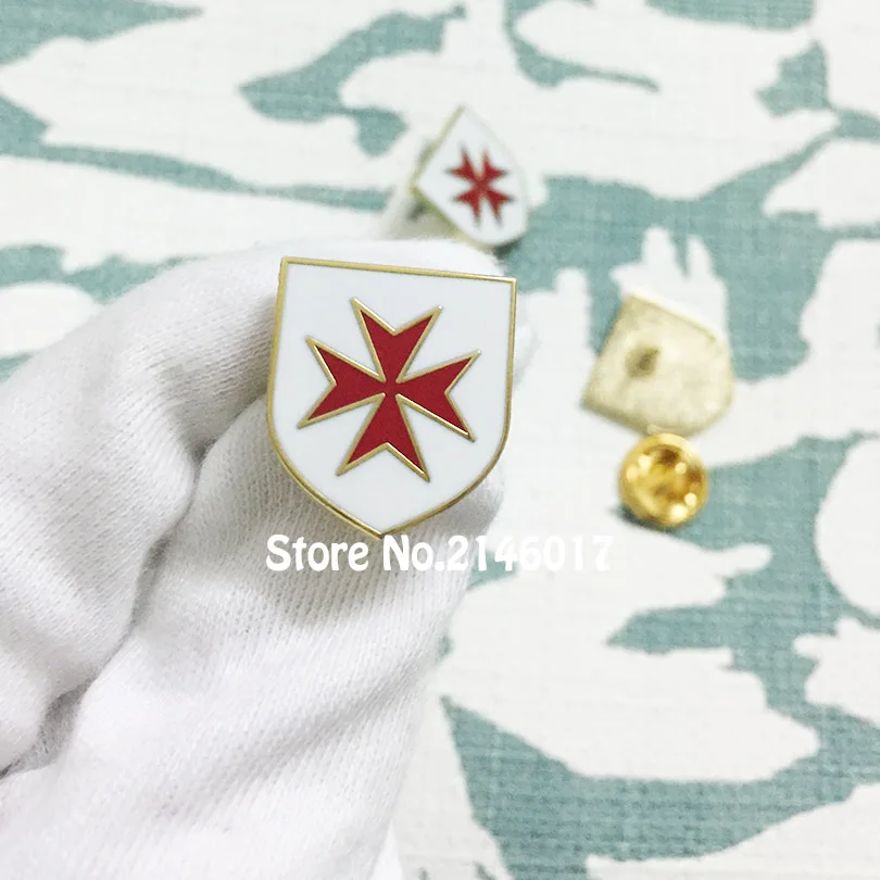 18mm Freemason Mūrininko Sagė Kryžiuočių Kariai Ordino Riteris Baltos spalvos Skydas su Raudonos Maltos Kryžius Atlapas Pin Masinu Smeigtukai Ženklelis