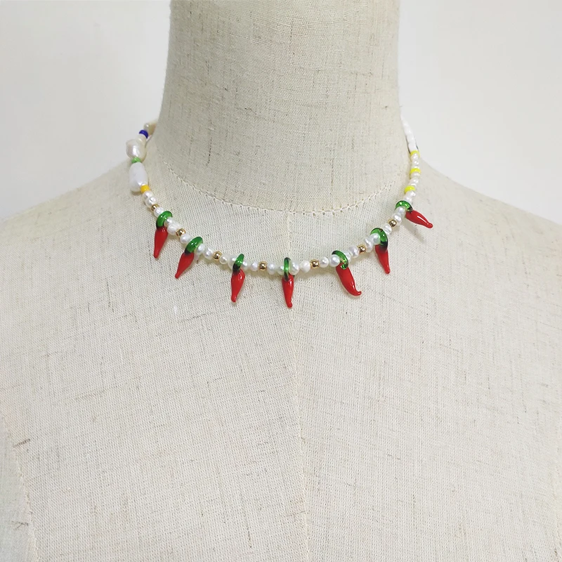 Boho stiliaus raudonos paprikos, pakabukas karoliai natūralių perlų spalvos ryžių granulių maišyti ir suderinti ponios žavesio karoliai mados pavadinimas