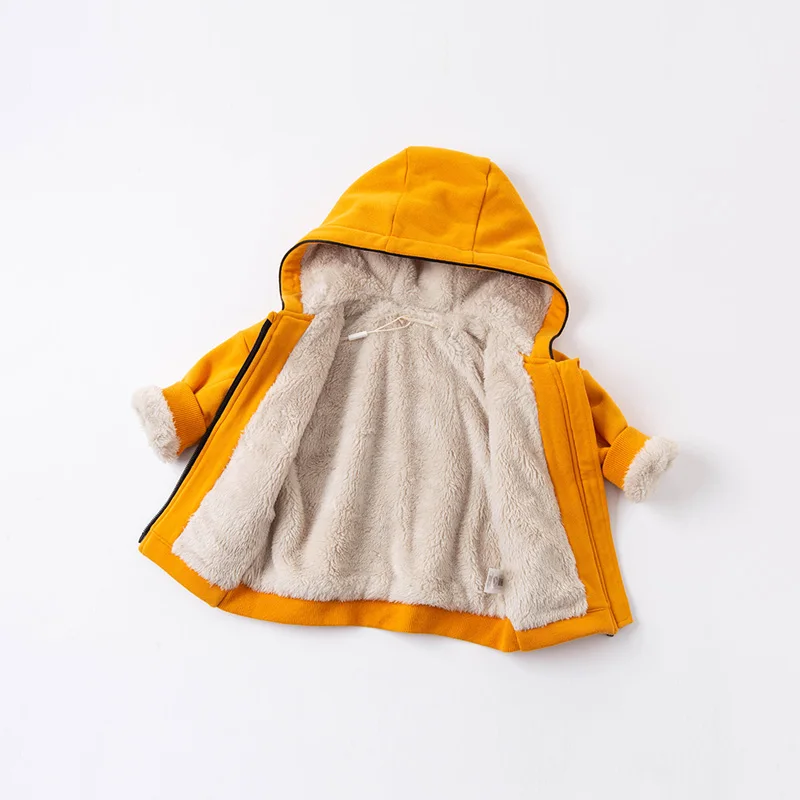 DBJ15628 dave bella žiemos kūdikių unisex mados kietas kišenės su gobtuvu kailio vaikams viršūnes kūdikiams, vaikiška viršutinių drabužių siuvimas