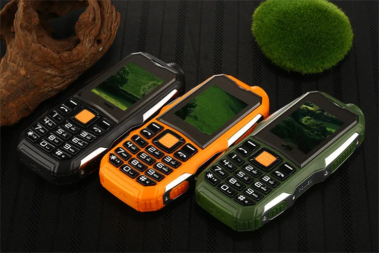 Mini Patikima Mobiliojo ryšio Telefonus, dvi SIM Korteles, FM, MP3, MP4 rusijos Keybord Didelis Mygtukas, Didelis Garso Pigaus Telefono Skaičiuotuvas, Žibintuvėlis