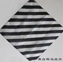 Zebra Šilko (juoda ir balta/Raudona ir balta) 45x45cm - Šilko ir Cukranendrių Magija / triukui, Gudrybė, Rekvizitai