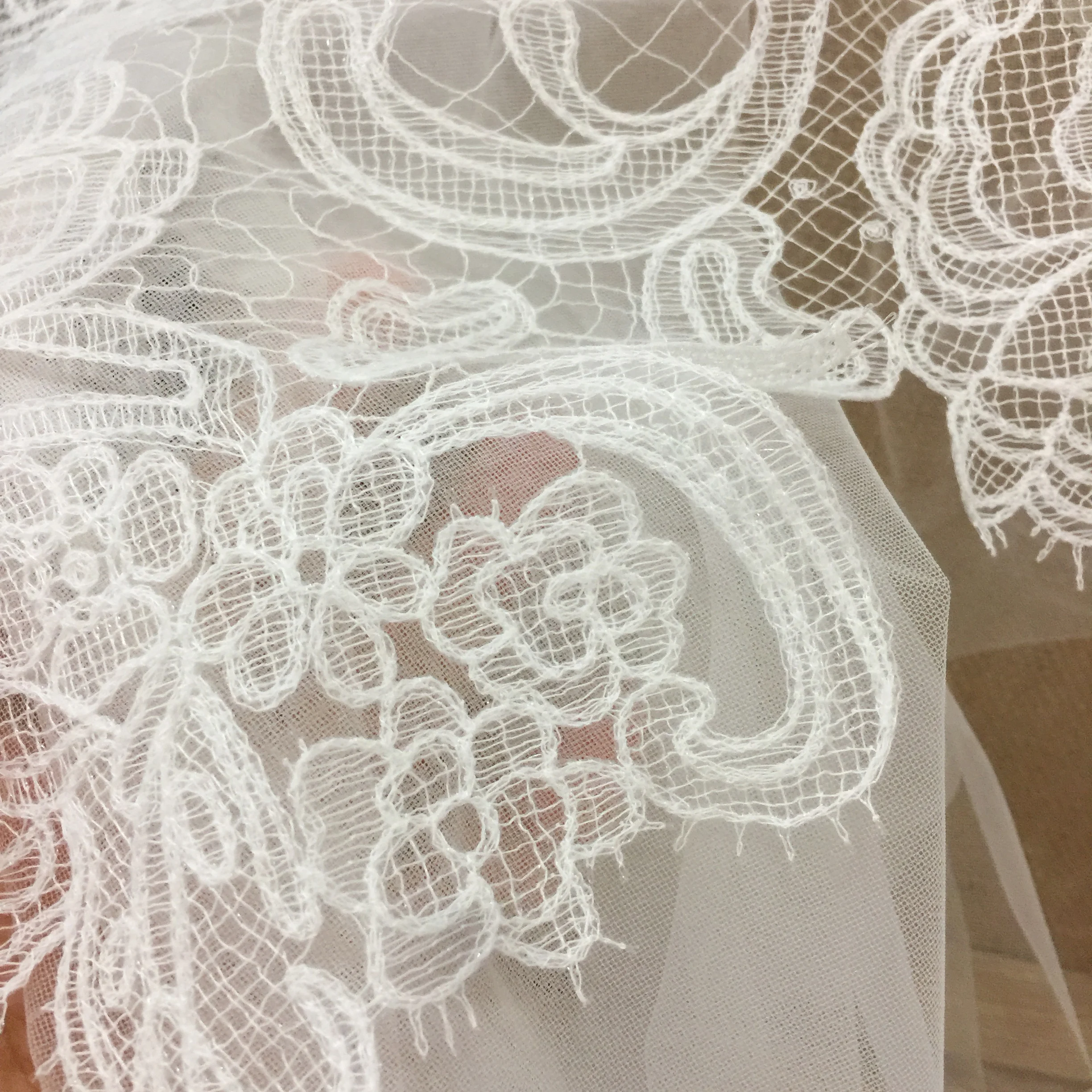 2 metrų Kokybės Off baltu nuotakos šydu siuvinėjimo nėrinių audinio apdaila, vestuvių šydas, bodices nėrinių 28cm pločio