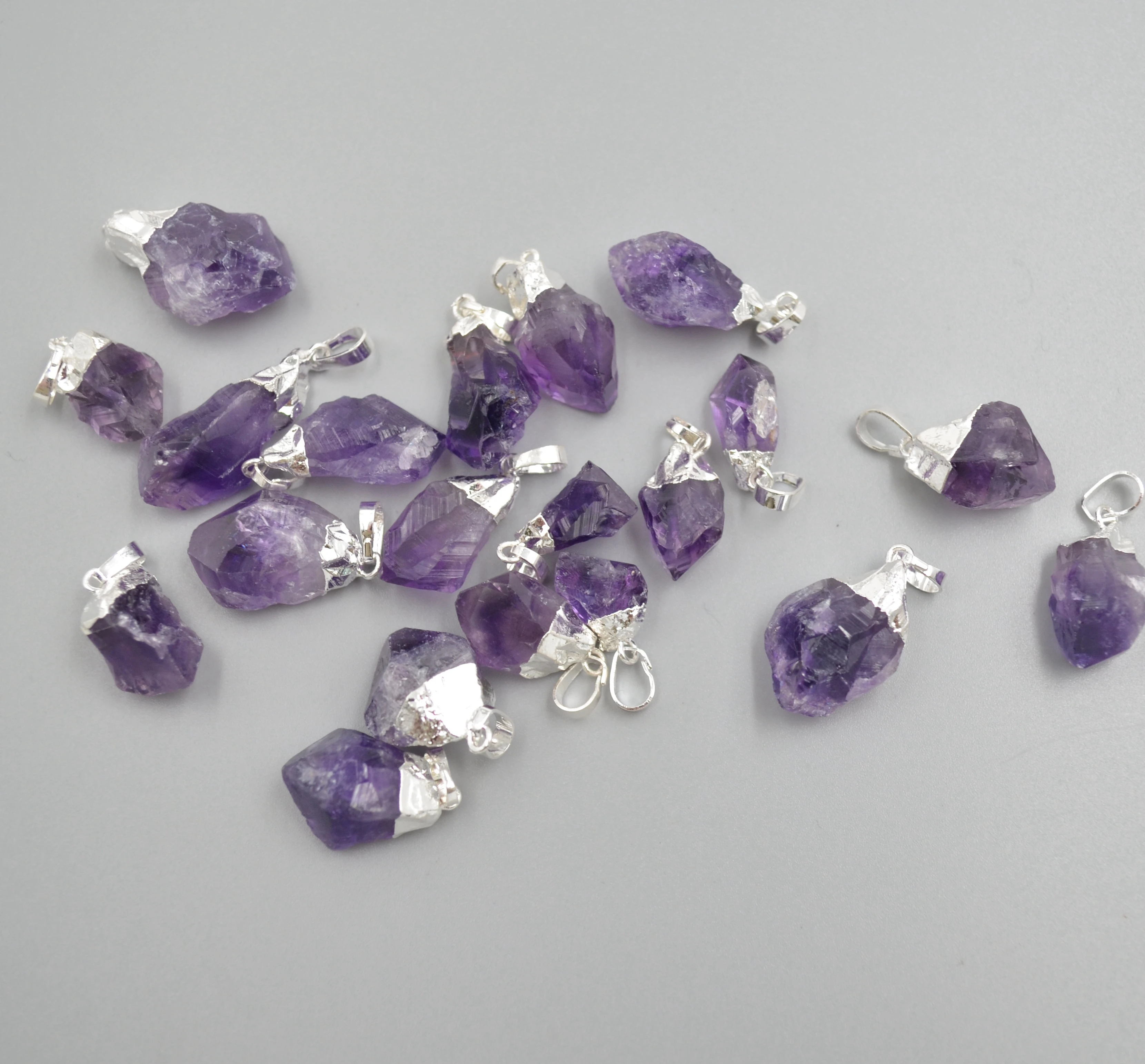 Amethysts agates pakabučiai su sidabriniais electroplated ,violetinė crystral kvarco pakabukai