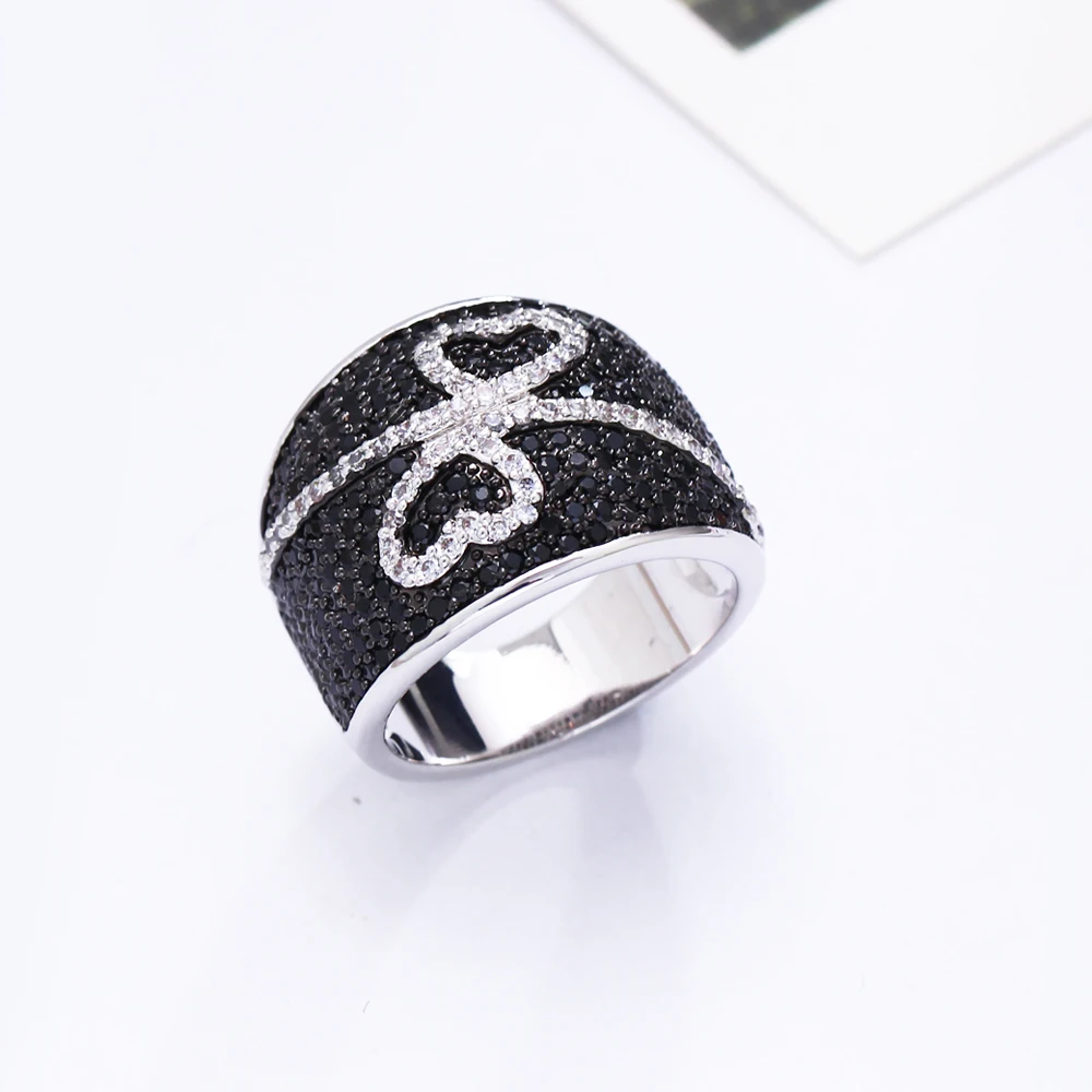 Puikus juodos ir baltos spalvos žiedas aaa zirconia akmenys širdies dizainas gražus papuošalų piršto žiedai moterims
