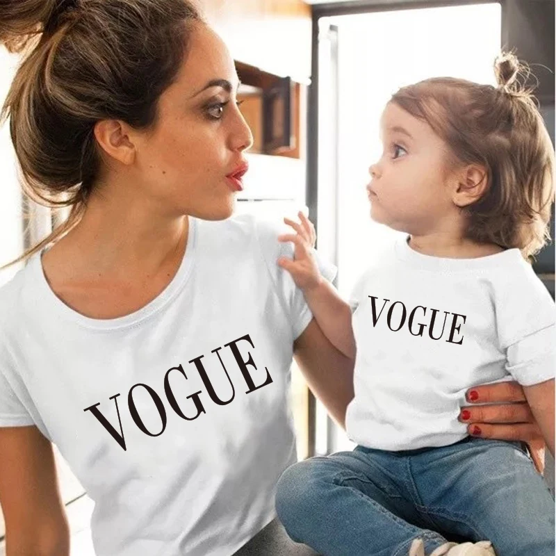 V Kūdikio ir lady spausdinti šeimos atitikimo vaikų drabužiai šeimai atrodo mama ir dukra drabužiai atitinkančių motina mergaitė Medvilnės marškinėliai