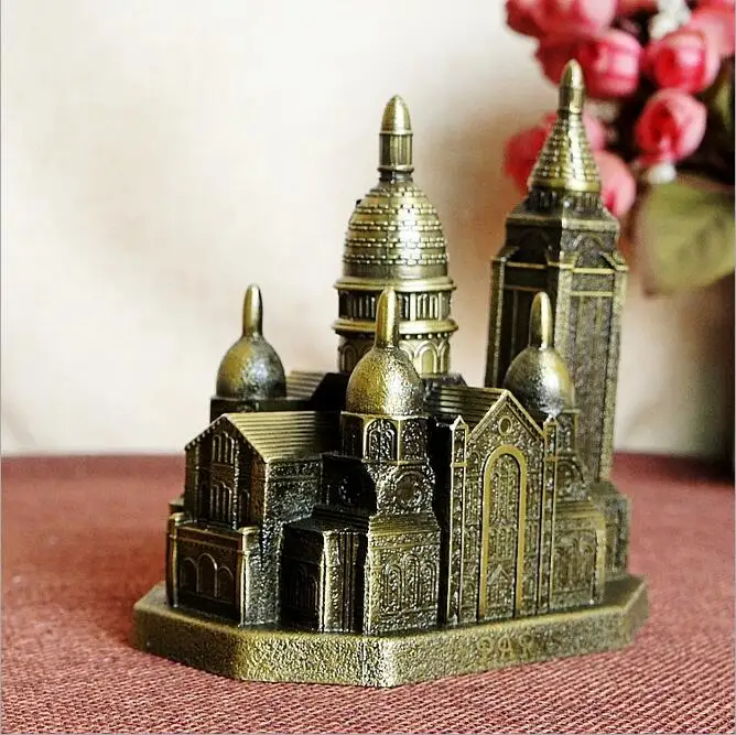 Retro Bažnyčios Metalo Amatų Dovana, Papuošalai Paryžiaus Šventos Širdies Katedra Turizmo Paminklas Apdaila Pastato Modelis