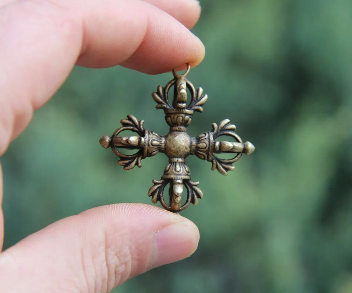 4.5 CM Tibeto Grynas Bronzos 4 Žiedlapis Dorje Vajra-kenkėjų Amuletas Karoliai Pakabukas