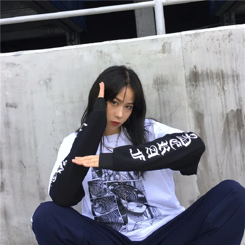 Laidotuvių tamsiai naujas ulzzang Harajuku BF hip-hop netikrą du gabalus Harajuku mados prarasti didelio dydžio moteriškos rudenį animacinių filmų T-shirt