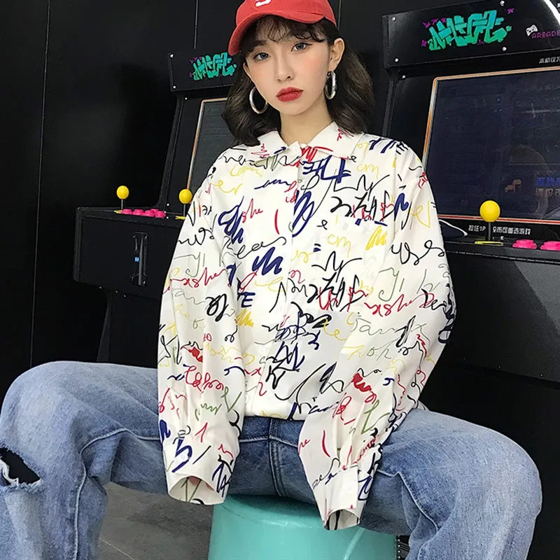 Moterų Raidės Grafiti Spausdinti Marškinėliai Rudenį Ilgomis Rankovėmis Palaidinė Marškinėliai Moterims Topai Korėjos Laisvi Moteriški Drabužiai Karšto
