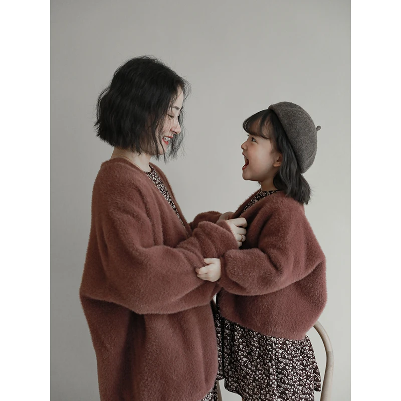 Rudenį, žiemą naujas mados megztinis kailis vaikų korėjos ilgomis rankovėmis striukė mergaitėms vientisos spalvos kailis