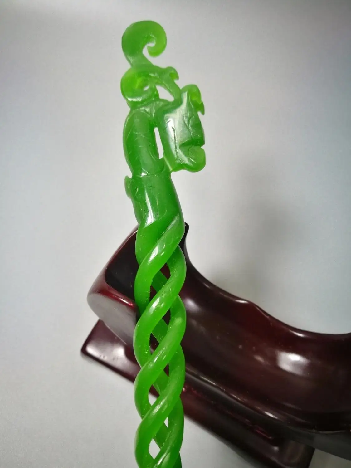 Išskirtinį Kinijos Senas Vertus, Drožyba tradicinių green jade dragon kietas