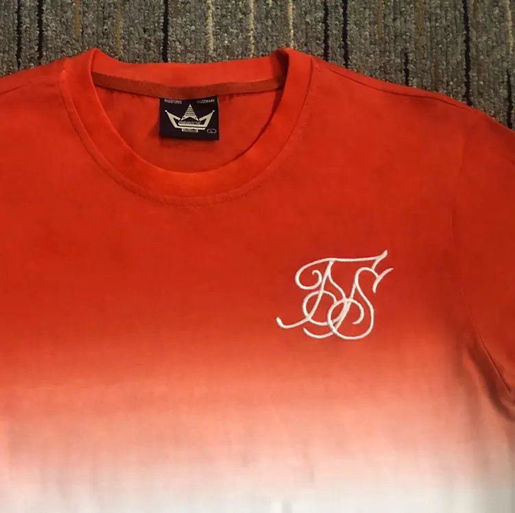 Mados Mens 2019 M. Vasaros marškinėliai Sik Kanye West Šilko Siuvinėjimo T-shirts Kontrasto Spalvų Mens Hip-Hop Ilgas, Lenktas Hem T-shirts