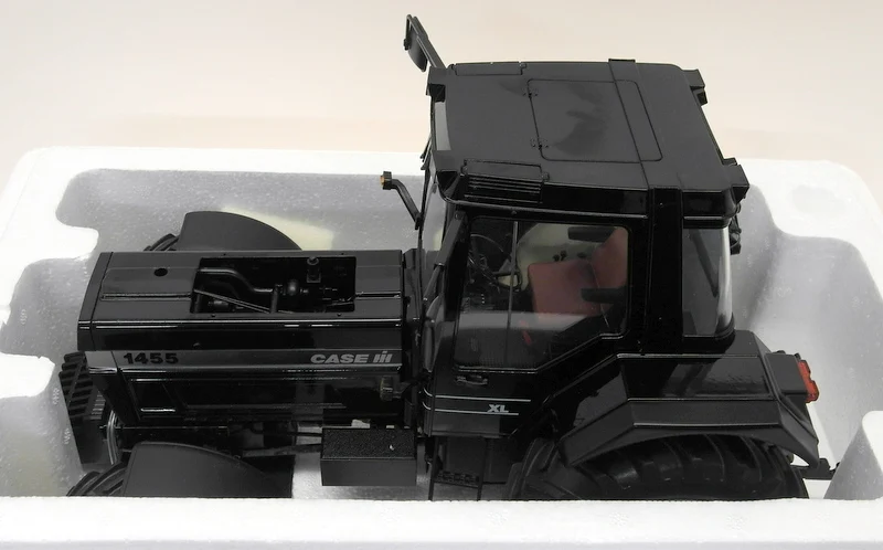 UH4205 1:16 Byla 1455XL Black Edition žemės Ūkio traktoriai lydinio modelis vaikams, žaislai, originali dėžutė