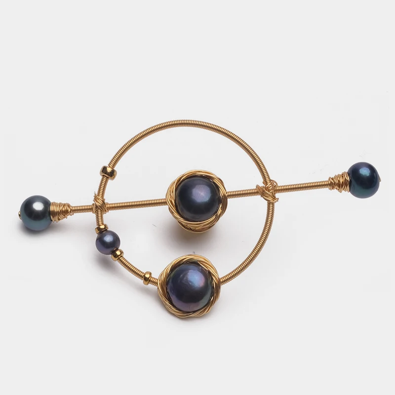 Amorita Apykaitinę dizaino, madingi natūralių perlų sagė