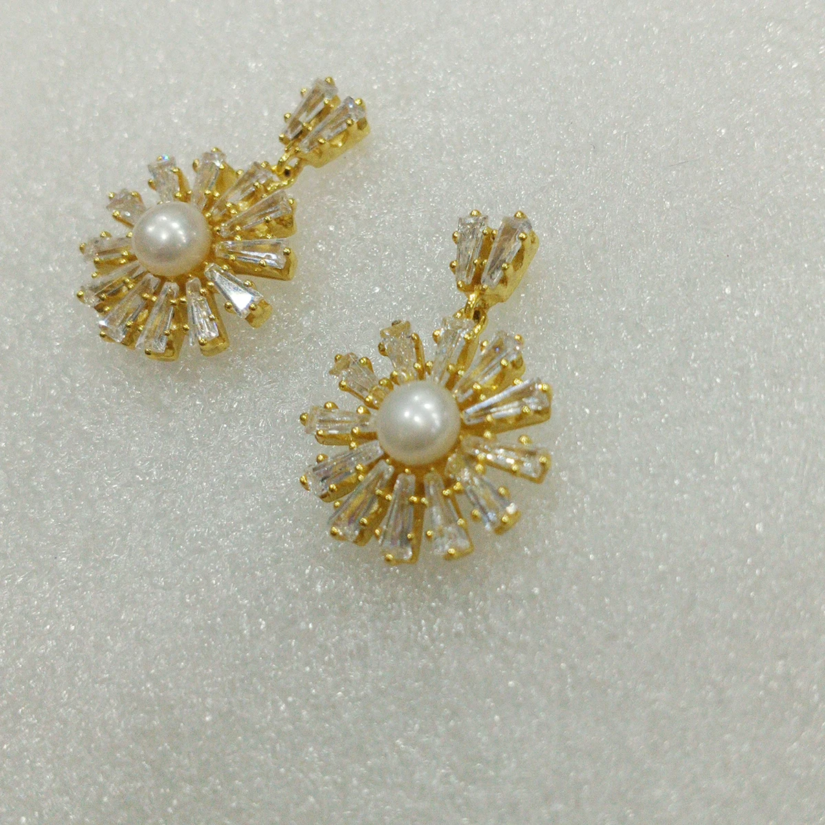 Silvr Perlų auskarai su balta Cirkonio Auksą, padengtą Mados auskarai