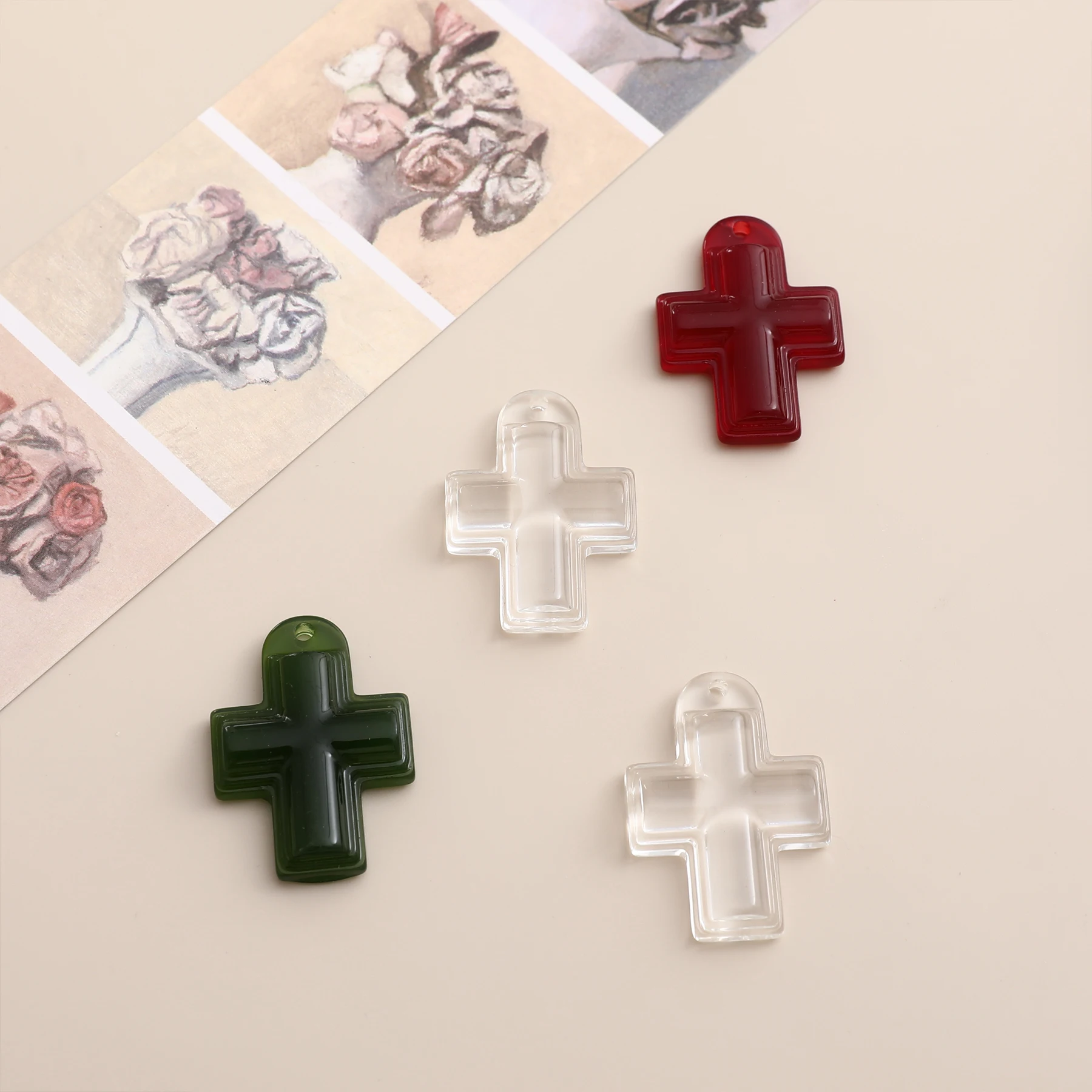 Naujas stilius 30pcs/daug spalvų spausdinimo skaidrus kryžiaus formos dervos rutuliukai su skylėmis 