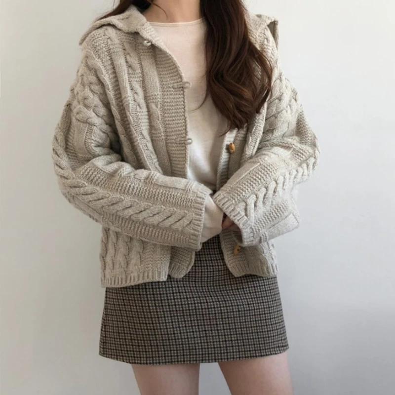 Twist megztinis moterų 2020 m. rudens ir žiemos naujų korėjos versija prarasti senėjimo atvartas laukinių ragų sagtis ilgomis rankovėmis megztinis