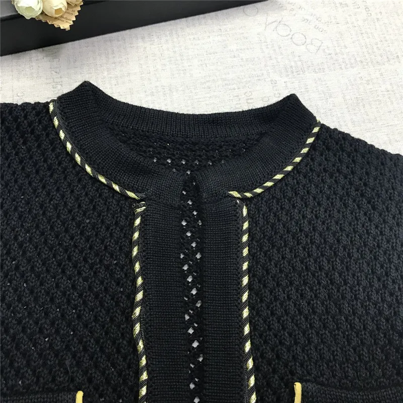 Prabangos Dizaineris Prekės Megzti Megztinis Moterims Derliaus didžiosios Britanijos O Kaklo Tuščiaviduriai Iš Aukso Mygtukai susagstomi megztiniai Megzti Drabužiai